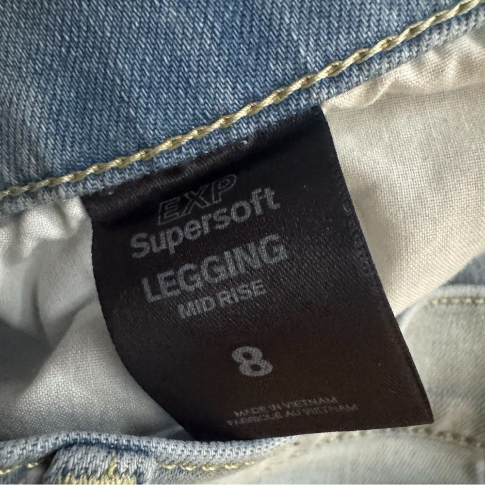 Express Light Wash Ripped Women's Jeggings - Picture 6 of 6